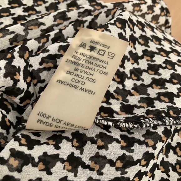 Vince Camuto Sheer Houndstooth Blouse medium button down career black neutral M - Picture 11 of 12